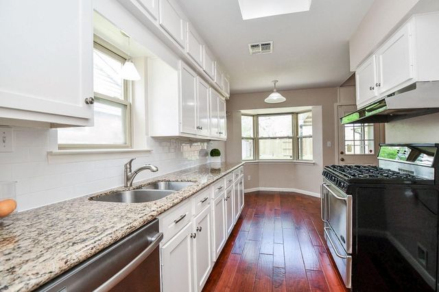 2562 Kevin Lane, Houston, TX 77043