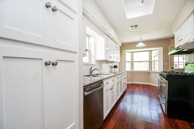 2562 Kevin Lane, Houston, TX 77043