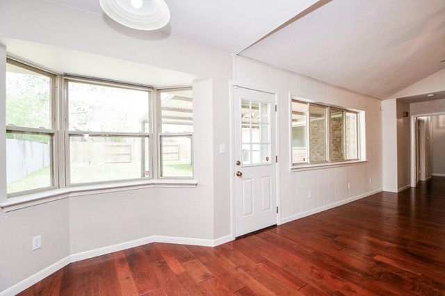 2562 Kevin Lane, Houston, TX 77043