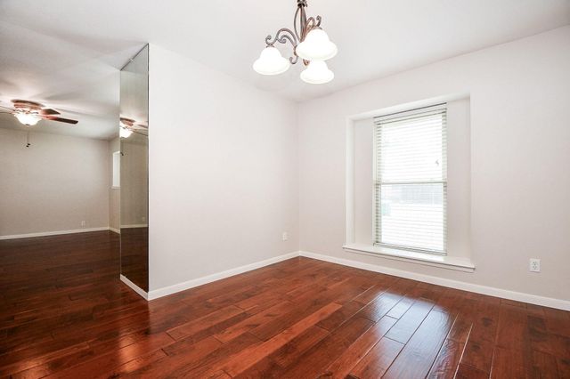 2562 Kevin Lane, Houston, TX 77043