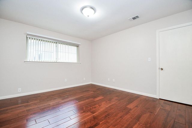 2562 Kevin Lane, Houston, TX 77043