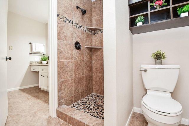 2562 Kevin Lane, Houston, TX 77043