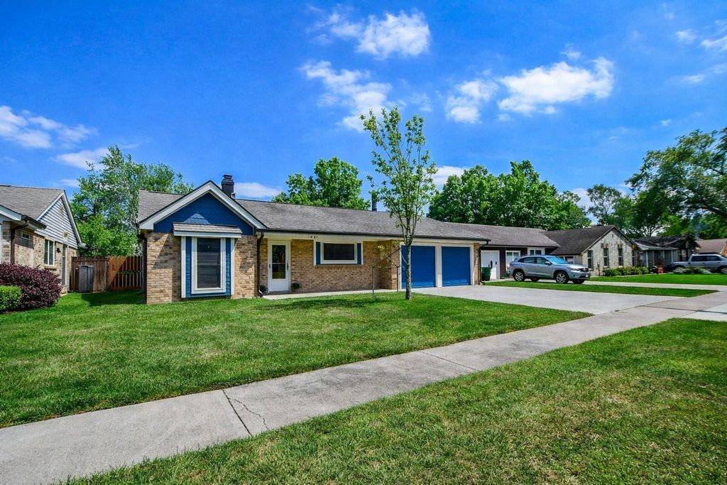 2562 Kevin Lane, Houston, TX 77043