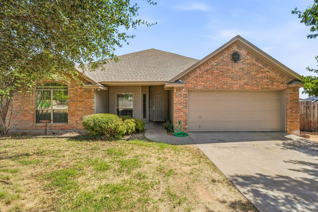 914 Winding Road, Granbury, TX 76049 — exterior