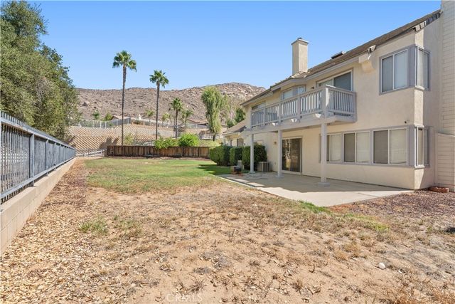 10011 Thornbird Court, Moreno Valley, CA 92557