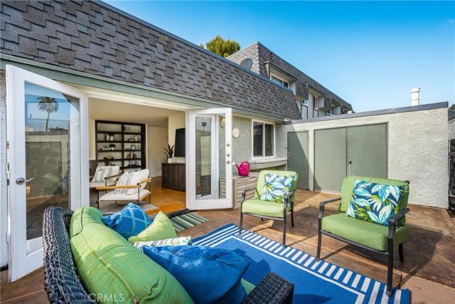 8282 Artista Drive, Huntington Beach, CA 92646