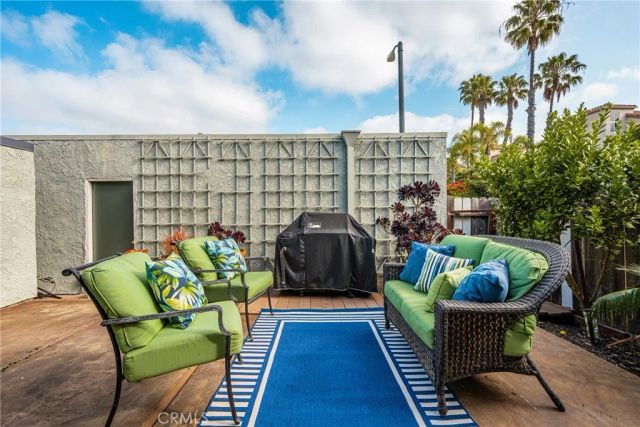 8282 Artista Drive, Huntington Beach, CA 92646