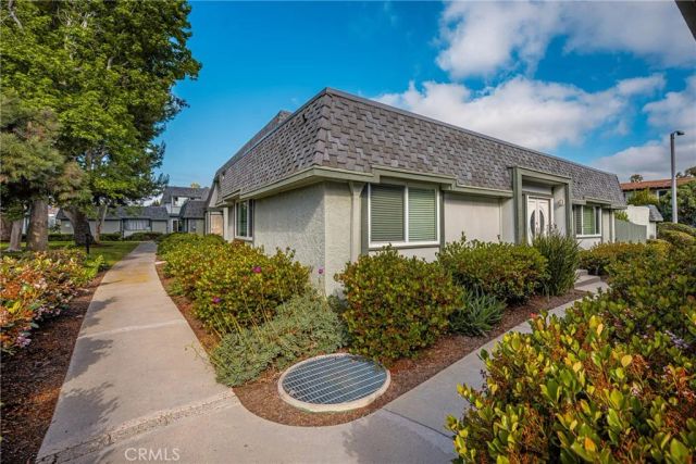 8282 Artista Drive, Huntington Beach, CA 92646