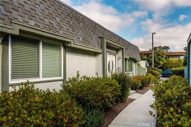 8282 Artista Drive, Huntington Beach, CA 92646