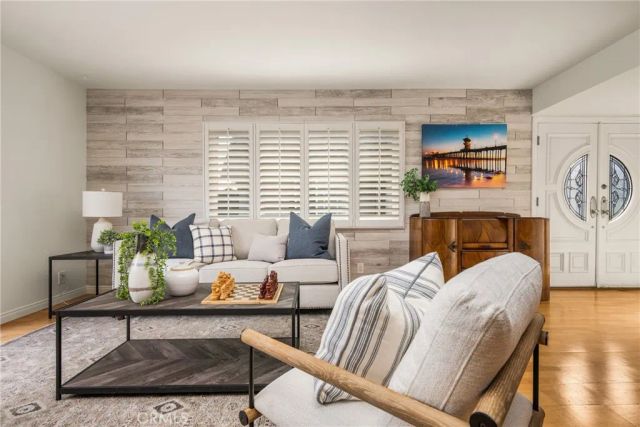 8282 Artista Drive, Huntington Beach, CA 92646