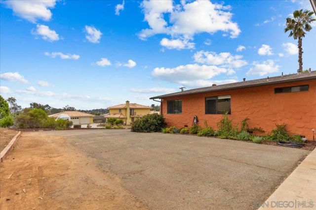 10844 Challenge Blvd, La Mesa, CA 91941