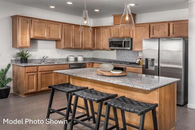 520 Tall Grass Way, Hollister, CA 95023
