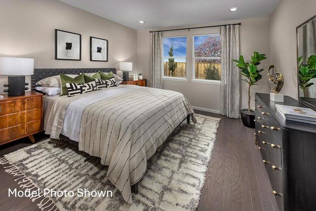 520 Tall Grass Way, Hollister, CA 95023
