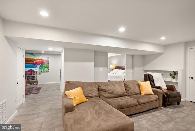 1232 BISHOPSGATE WAY, Reston, VA 20194