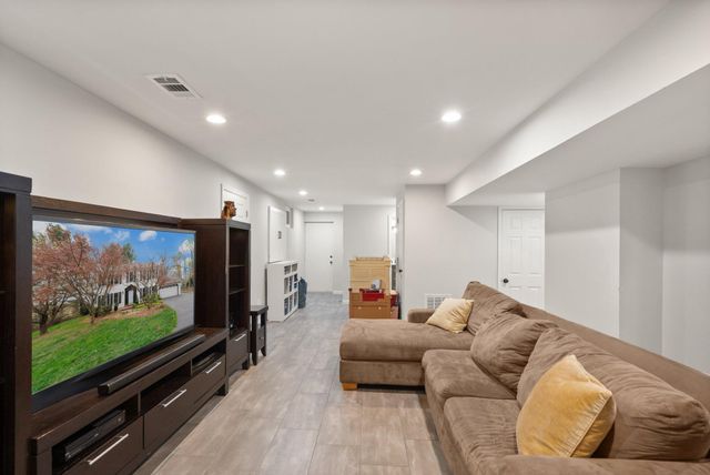 1232 BISHOPSGATE WAY, Reston, VA 20194