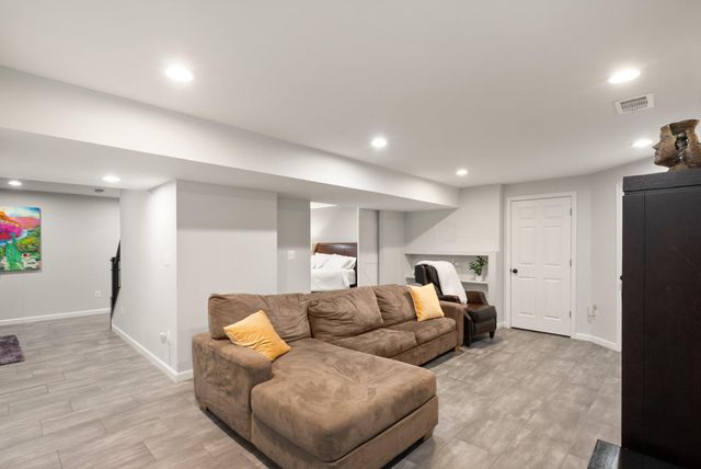 1232 BISHOPSGATE WAY, Reston, VA 20194