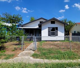 1325 W Mariposa, San Antonio, TX 78201