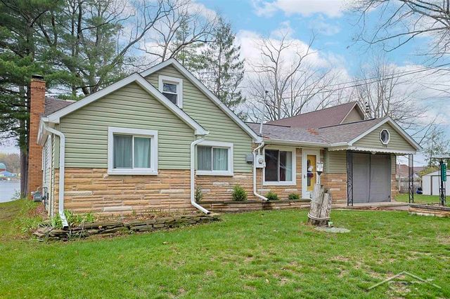 1320 Hillcrest Drive, Lake, MI 48632