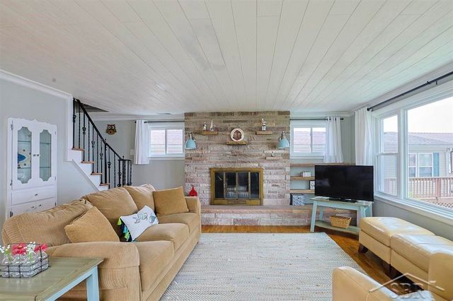 1320 Hillcrest Drive, Lake, MI 48632