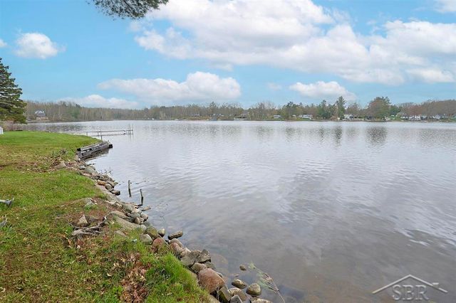 1320 Hillcrest Drive, Lake, MI 48632