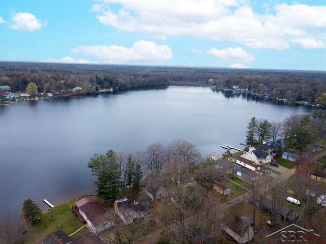 1320 Hillcrest Drive, Lake, MI 48632