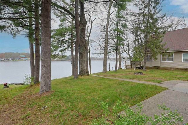 1320 Hillcrest Drive, Lake, MI 48632
