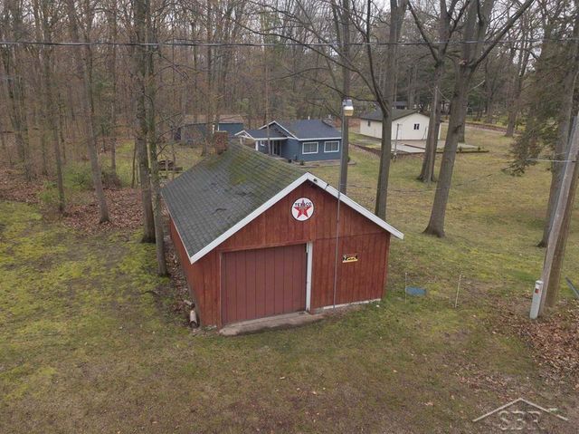 1320 Hillcrest Drive, Lake, MI 48632