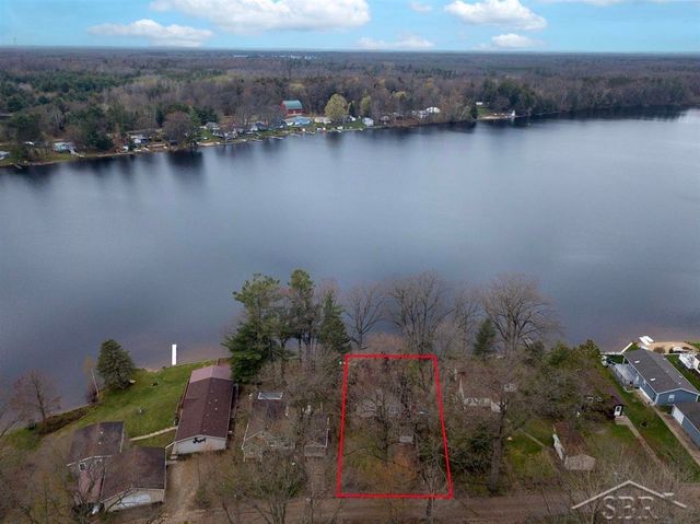 1320 Hillcrest Drive, Lake, MI 48632