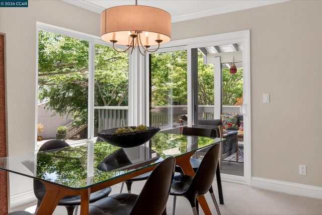 896 Terra California Dr 1, Walnut Creek, CA 94595