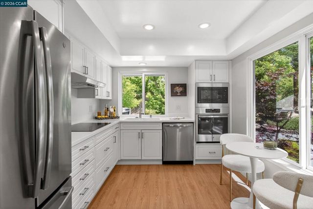 896 Terra California Dr 1, Walnut Creek, CA 94595