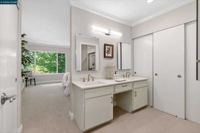 896 Terra California Dr 1, Walnut Creek, CA 94595