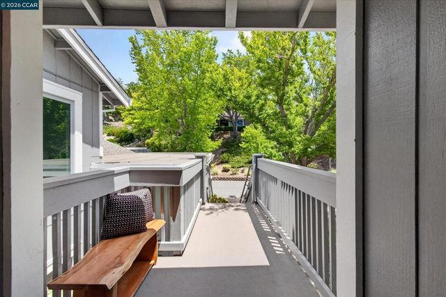 896 Terra California Dr 1, Walnut Creek, CA 94595