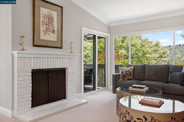 896 Terra California Dr 1, Walnut Creek, CA 94595