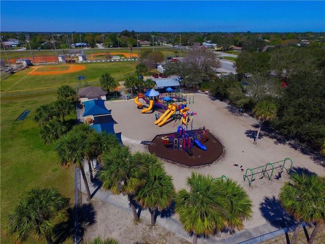 8845 99th Avenue, Vero Beach, FL 32967