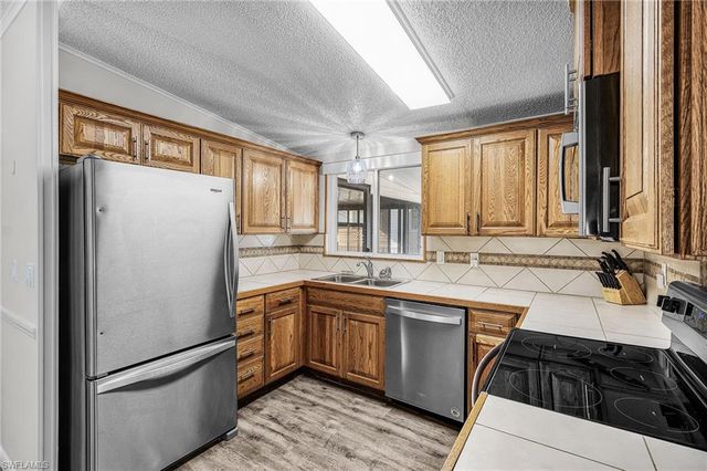 4971 Porky LN, St. James City, FL 33956