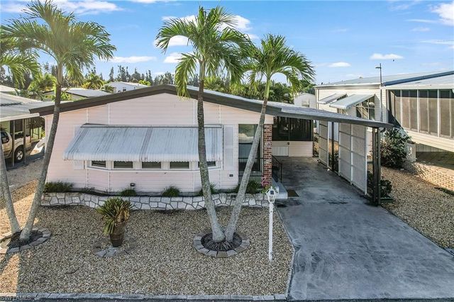 4971 Porky LN, St. James City, FL 33956