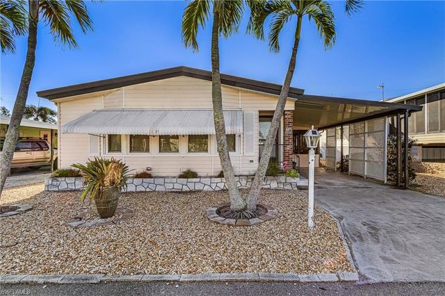 4971 Porky LN, St. James City, FL 33956