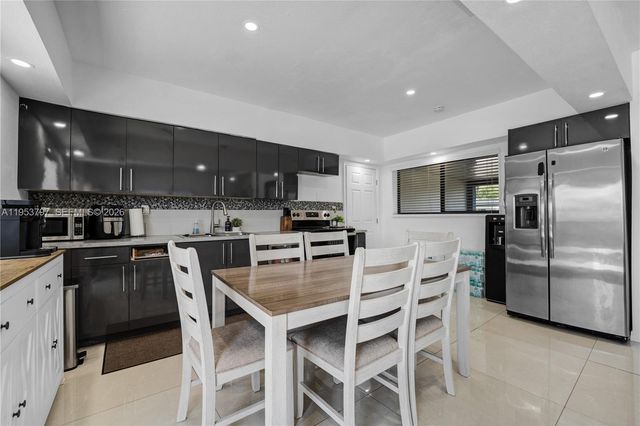 11610 NW 57th Ct, Hialeah, FL 33012