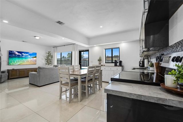 11610 NW 57th Ct, Hialeah, FL 33012