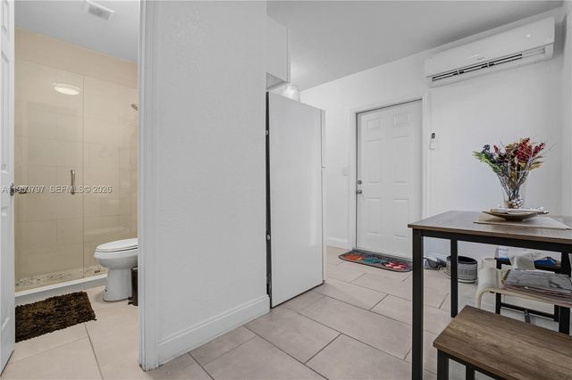 11610 NW 57th Ct, Hialeah, FL 33012