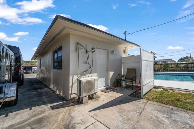 11610 NW 57th Ct, Hialeah, FL 33012