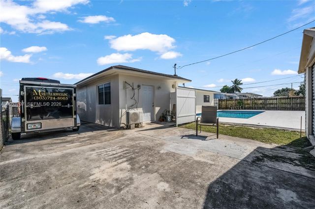11610 NW 57th Ct, Hialeah, FL 33012