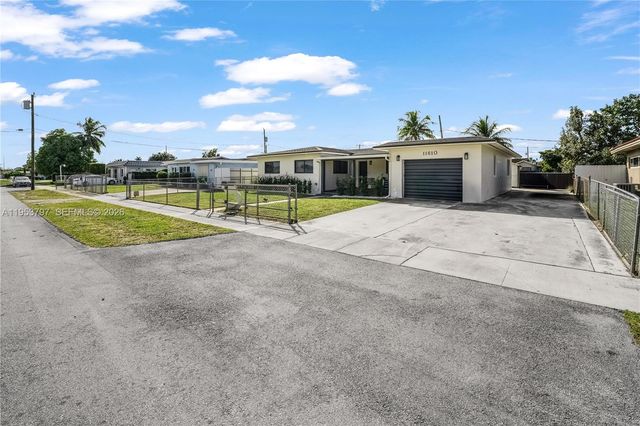 11610 NW 57th Ct, Hialeah, FL 33012