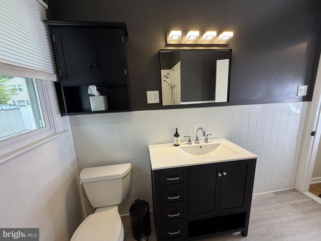2102 ELDER DR, Wilmington, DE 19808