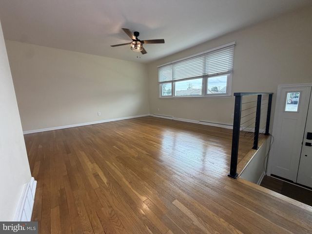 2102 ELDER DR, Wilmington, DE 19808