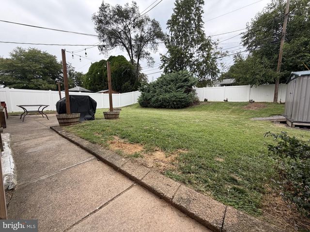 2102 ELDER DR, Wilmington, DE 19808