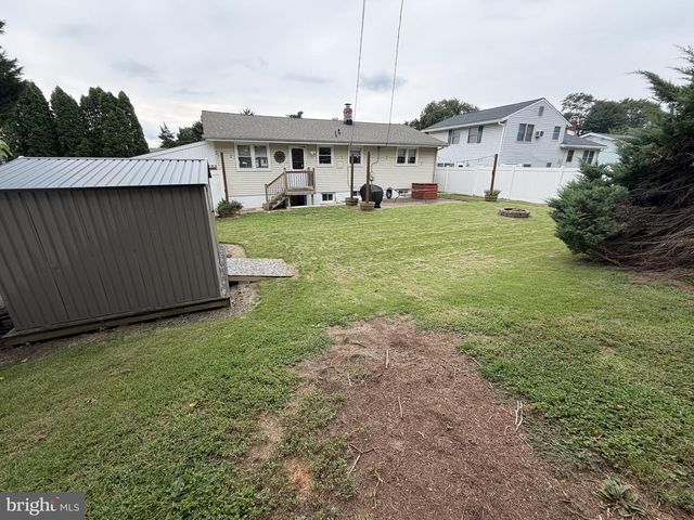 2102 ELDER DR, Wilmington, DE 19808