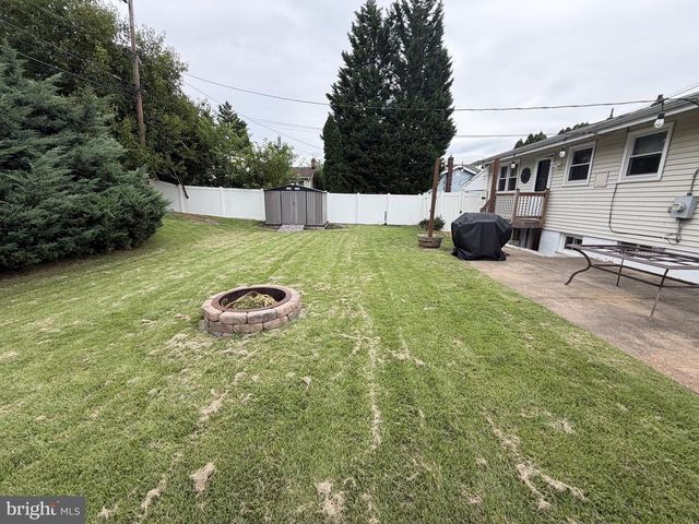 2102 ELDER DR, Wilmington, DE 19808