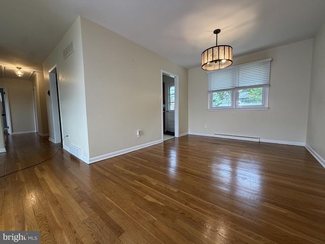 2102 ELDER DR, Wilmington, DE 19808