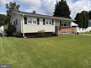 2102 ELDER DR, Wilmington, DE 19808